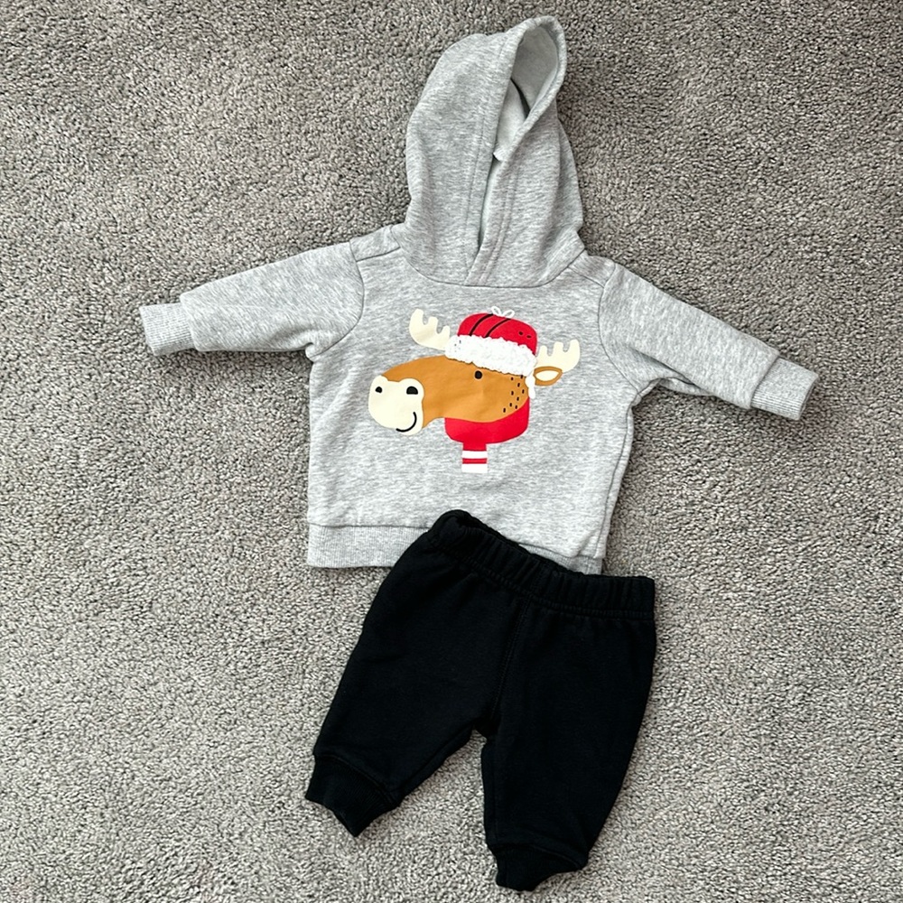 Carter’s Baby Hoodie Sweat Pants Outfit set Winter moose - size 3 months